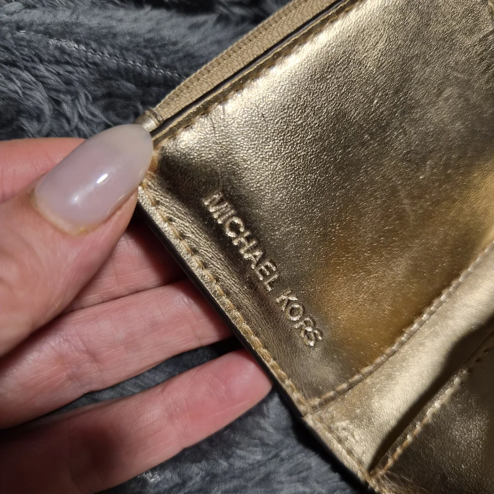 Michael Kors Metallic Bronze‎ Gold Compact Wallet with MK Emblem - Picture 6 of 8